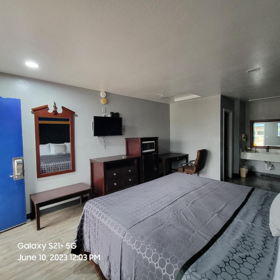 Coachman'S Inn & Suites Waldron Ngoại thất bức ảnh